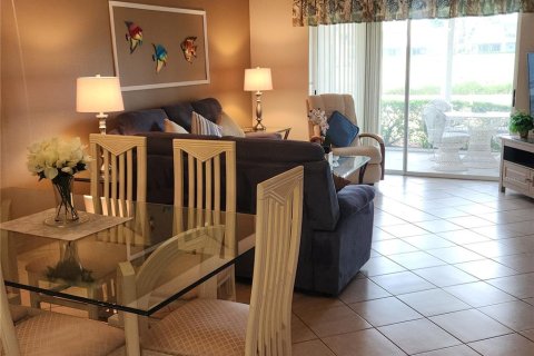 Condominio en alquiler en Bradenton, Florida, 2 dormitorios, 96.8 m2 № 1670686 - foto 4