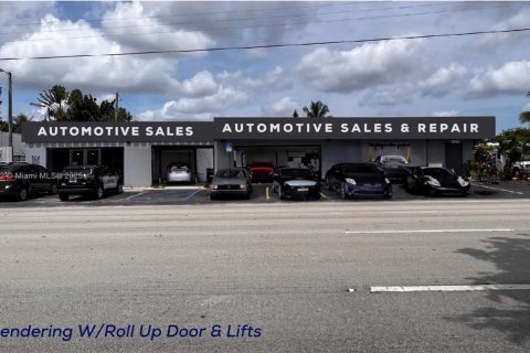Commercial property in Hollywood, Florida № 2023131