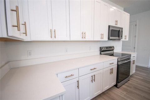 Townhouse in Davenport, Florida 3 bedrooms, 150.69 sq.m. № 1576206 - photo 6