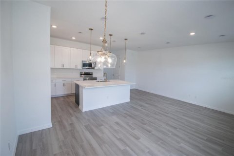 Townhouse in Davenport, Florida 3 bedrooms, 150.69 sq.m. № 1576206 - photo 5