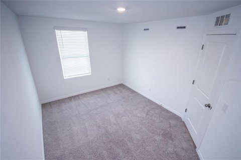 Townhouse in Davenport, Florida 3 bedrooms, 150.69 sq.m. № 1576206 - photo 12