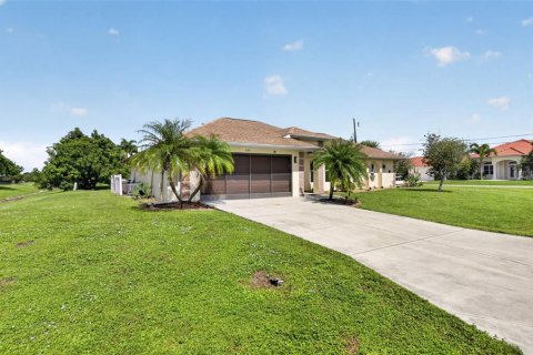 Villa ou maison à vendre à Punta Gorda, Floride: 3 chambres, 145.86 m2 № 2406693 - photo 3