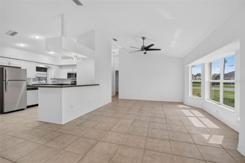 Villa ou maison à vendre à Punta Gorda, Floride: 3 chambres, 145.86 m2 № 2406693 - photo 9