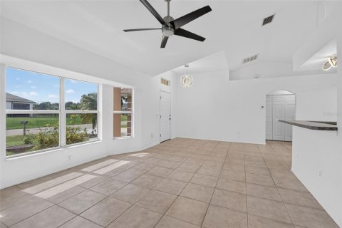 Villa ou maison à vendre à Punta Gorda, Floride: 3 chambres, 145.86 m2 № 2406693 - photo 7