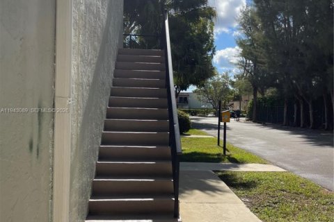 Copropriété à louer à Miami, Floride: 1 chambre, 51.56 m2 № 1999406 - photo 2