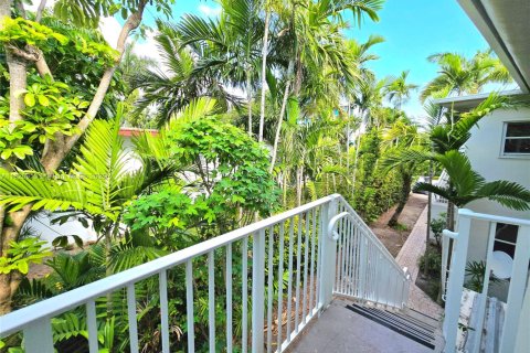 Copropriété à louer à Bay Harbor Islands, Floride: 3 chambres, 112.23 m2 № 1936318 - photo 12