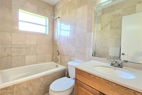 Copropriété à louer à Bay Harbor Islands, Floride: 3 chambres, 112.23 m2 № 1936318 - photo 18