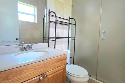 Copropriété à louer à Bay Harbor Islands, Floride: 3 chambres, 112.23 m2 № 1936318 - photo 8