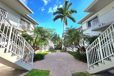 Copropriété à louer à Bay Harbor Islands, Floride: 3 chambres, 112.23 m2 № 1936318 - photo 10