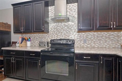 House in Apopka, Florida 3 bedrooms, 114.46 sq.m. № 1918928 - photo 5