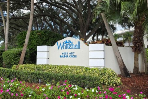 Condo in Boca Raton, Florida, 2 bedrooms  № 1951500 - photo 1