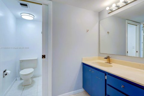 Condo in Boca Raton, Florida, 2 bedrooms  № 1951500 - photo 21