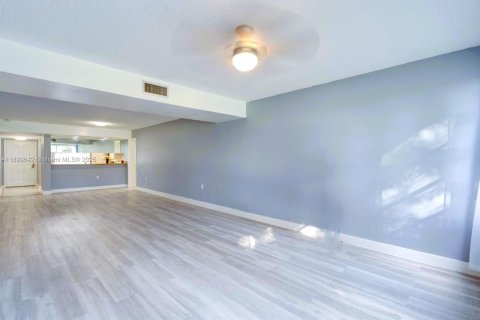 Condo in Boca Raton, Florida, 2 bedrooms  № 1951500 - photo 14