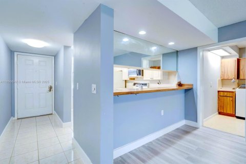 Condo in Boca Raton, Florida, 2 bedrooms  № 1951500 - photo 15