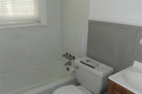 Commercial property in Saint Petersburg, Florida 175.59 sq.m. № 1718254 - photo 6