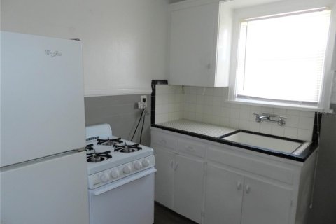 Commercial property in Saint Petersburg, Florida 175.59 sq.m. № 1718254 - photo 9