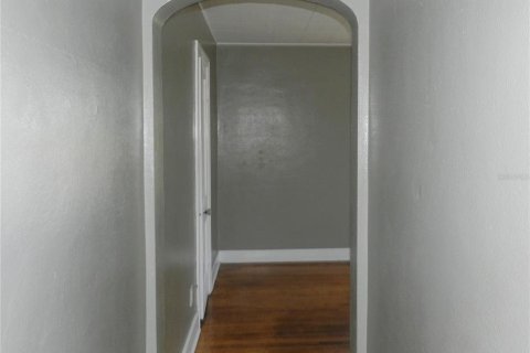 Commercial property in Saint Petersburg, Florida 175.59 sq.m. № 1718254 - photo 4