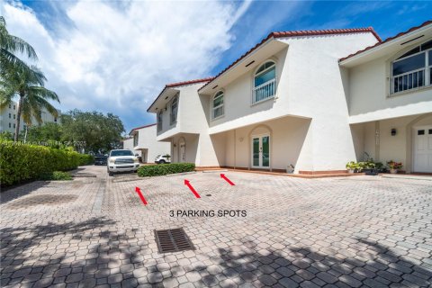 Touwnhouse à vendre à North Miami Beach, Floride: 3 chambres, 157 m2 № 1955612 - photo 7