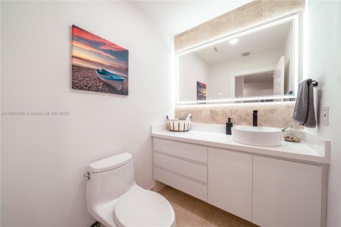 Touwnhouse à vendre à North Miami Beach, Floride: 3 chambres, 157 m2 № 1955612 - photo 19