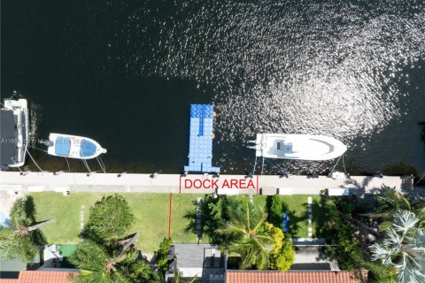 Touwnhouse à vendre à North Miami Beach, Floride: 3 chambres, 157 m2 № 1955612 - photo 3