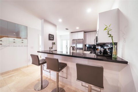 Touwnhouse à vendre à North Miami Beach, Floride: 3 chambres, 157 m2 № 1955612 - photo 17