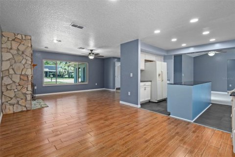 House in Spring Hill, Florida 4 bedrooms, 212 sq.m. № 2229430 - photo 17