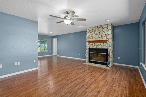 House in Spring Hill, Florida 4 bedrooms, 212 sq.m. № 2229430 - photo 10