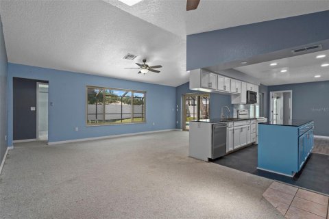 House in Spring Hill, Florida 4 bedrooms, 212 sq.m. № 2229430 - photo 24