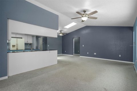 House in Spring Hill, Florida 4 bedrooms, 212 sq.m. № 2229430 - photo 26