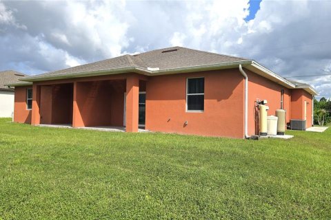 Propiedad comercial en venta en Lehigh Acres, Florida, 6 dormitorios, 231.51 m2 № 2314215 - foto 6