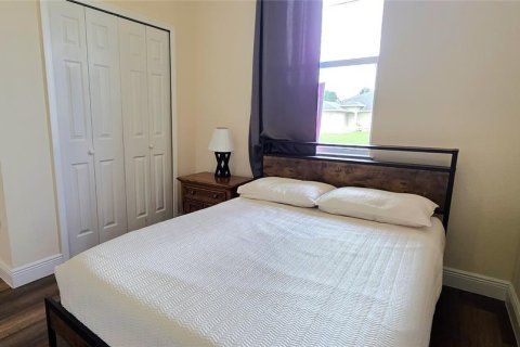 Propiedad comercial en venta en Lehigh Acres, Florida, 6 dormitorios, 231.51 m2 № 2314215 - foto 25