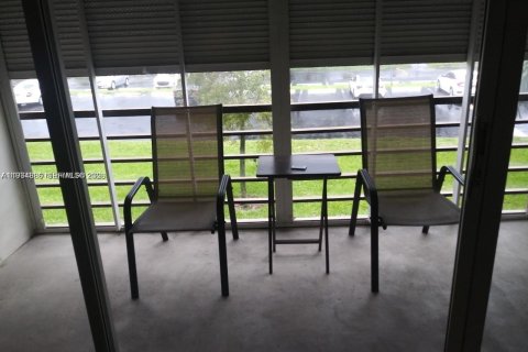 Condominio en alquiler en Oakland Park, Florida, 1 dormitorio, 69.68 m2 № 2026150 - foto 9