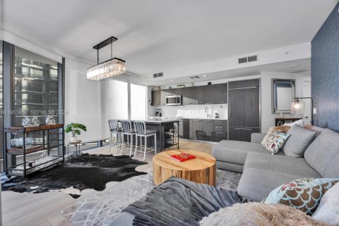 Copropriété à louer à Miami, Floride: 2 chambres, 97.83 m2 № 2008038 - photo 3