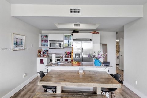 Condominio en venta en Miami, Florida, 1 dormitorio, 113.34 m2 № 2034633 - foto 8