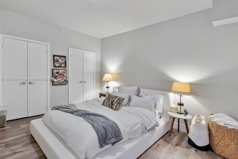 Condominio en venta en Miami, Florida, 1 dormitorio, 113.34 m2 № 2034633 - foto 23