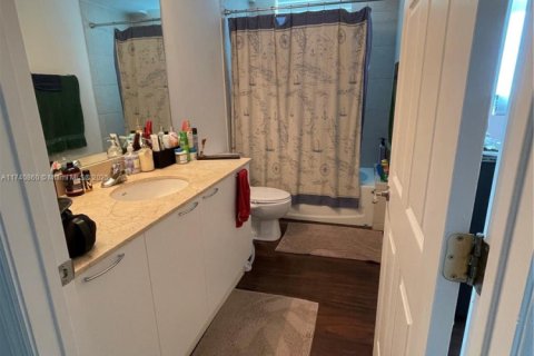 Condo in Hollywood, Florida, 3 bedrooms  № 1489256 - photo 9