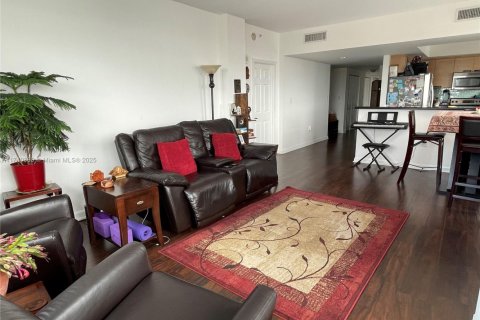 Condo in Hollywood, Florida, 3 bedrooms  № 1489256 - photo 2