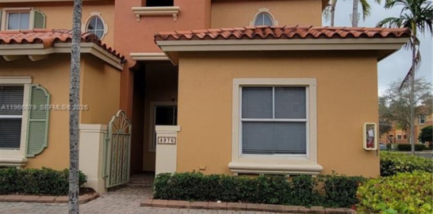 Touwnhouse à Dania Beach, Floride 3 chambres, 128.39 m2 № 2027884