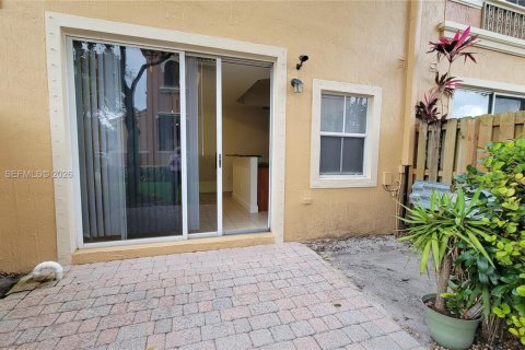 Touwnhouse à louer à Dania Beach, Floride: 3 chambres, 128.39 m2 № 2027884 - photo 3