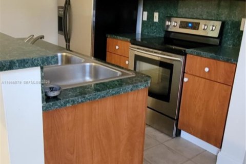 Touwnhouse à louer à Dania Beach, Floride: 3 chambres, 128.39 m2 № 2027884 - photo 6