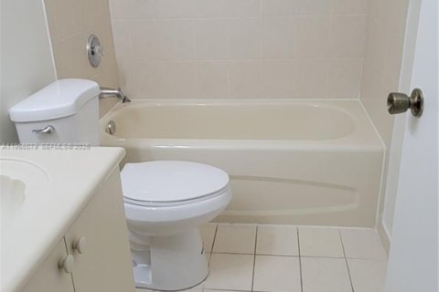 Touwnhouse à louer à Dania Beach, Floride: 3 chambres, 128.39 m2 № 2027884 - photo 15