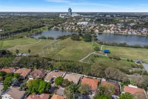 Villa ou maison à vendre à Hollywood, Floride: 3 chambres, 205.69 m2 № 2175112 - photo 30