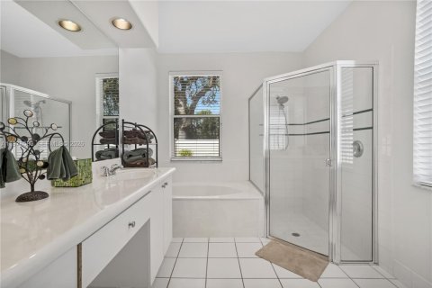 Villa ou maison à vendre à Hollywood, Floride: 3 chambres, 205.69 m2 № 2175112 - photo 15