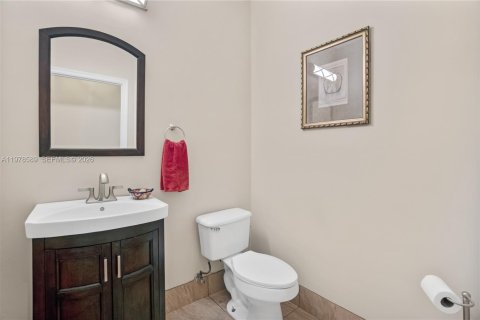 Villa ou maison à vendre à Hollywood, Floride: 3 chambres, 205.69 m2 № 2175112 - photo 21