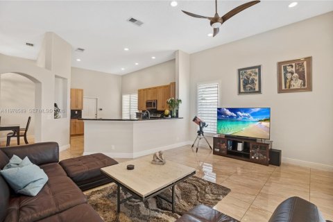 Villa ou maison à vendre à Hollywood, Floride: 3 chambres, 205.69 m2 № 2175112 - photo 5