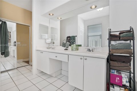 Villa ou maison à vendre à Hollywood, Floride: 3 chambres, 205.69 m2 № 2175112 - photo 16