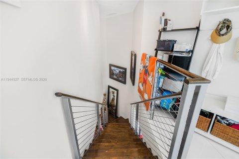 Condo in Miami, Florida, 3 bedrooms  № 2001019 - photo 18