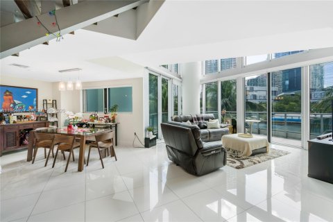 Condo in Miami, Florida, 3 bedrooms  № 2001019 - photo 3