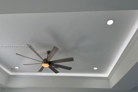 Купить виллу или дом в Лихай-Эйкерс, Флорида 3 спальни, № 1956170 - фото 17