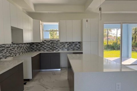 Купить виллу или дом в Лихай-Эйкерс, Флорида 3 спальни, № 1956170 - фото 10